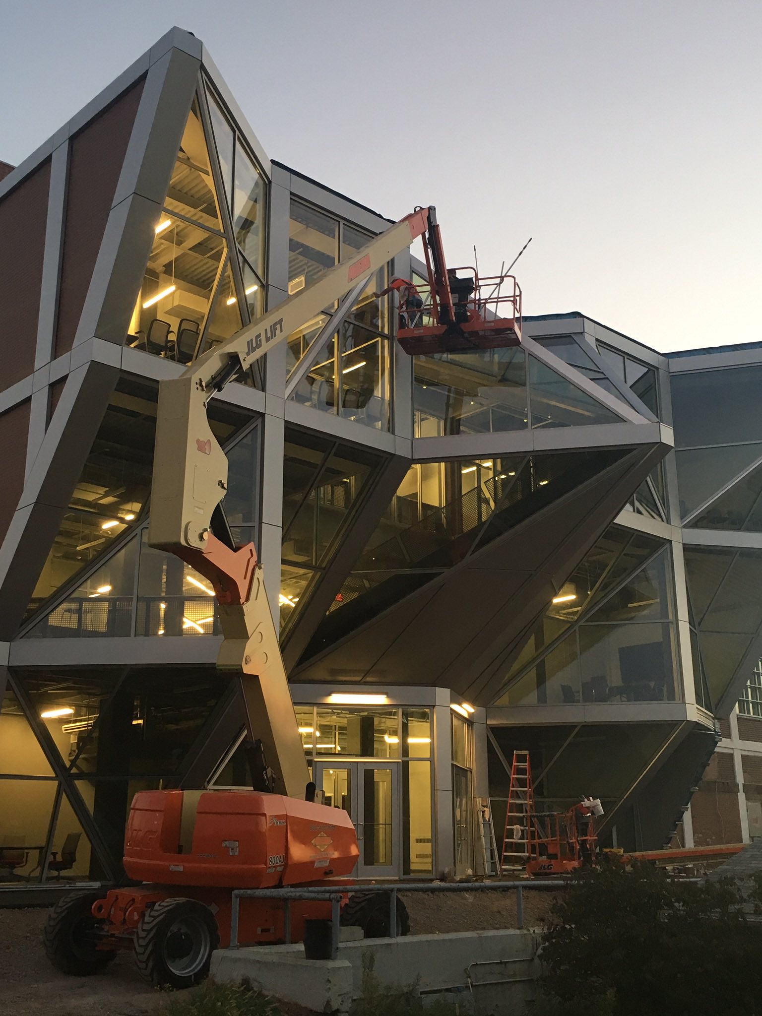 Commercial window cleaning in the Philadelphia region